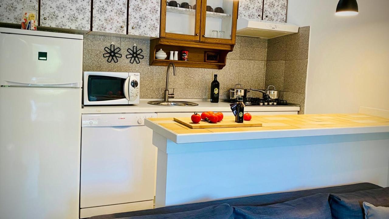 Bilini Garden Apartment Пула Екстериор снимка