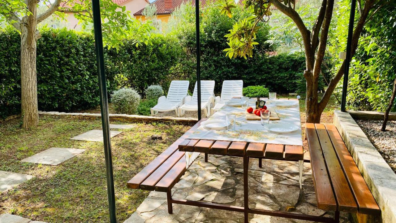 Bilini Garden Apartment Пула Екстериор снимка